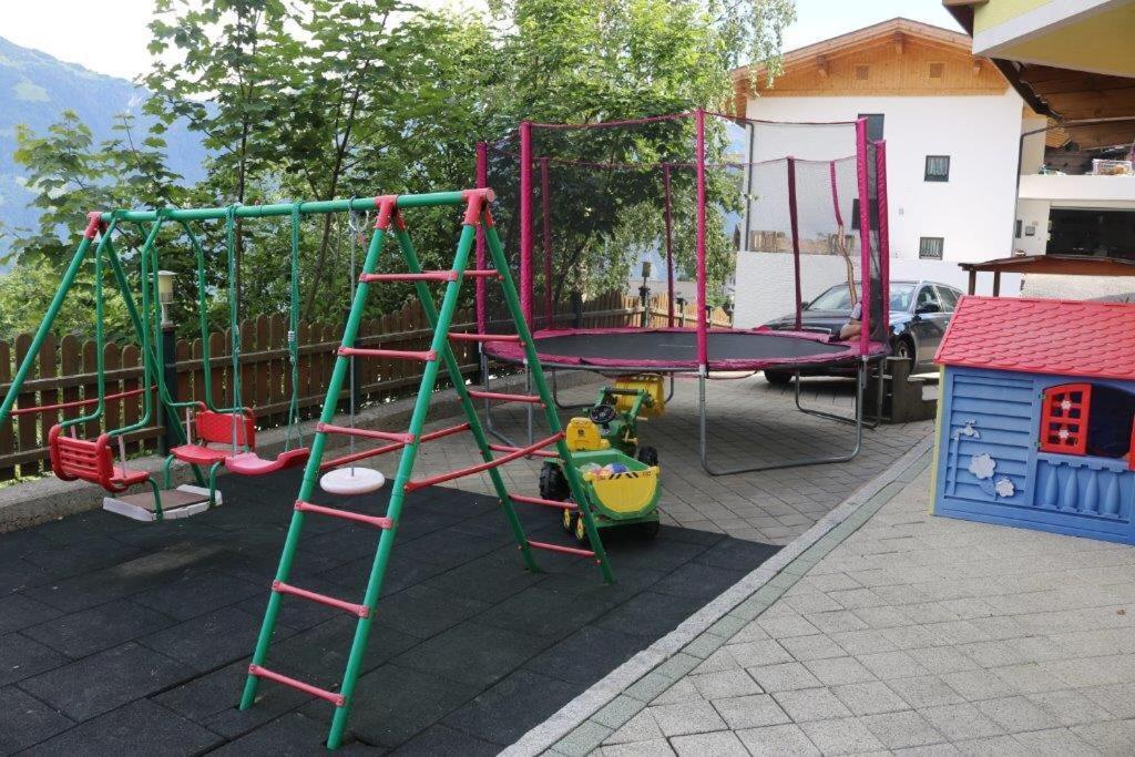 Landhaus Katharina Bis 12 Personen Mit Saunachalet Und Blick Auf Die Bergwelt Des Zillertals Hippach Kültér fotó