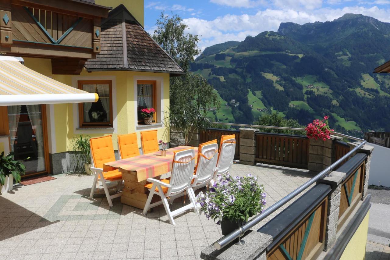 Landhaus Katharina Bis 12 Personen Mit Saunachalet Und Blick Auf Die Bergwelt Des Zillertals Hippach Kültér fotó
